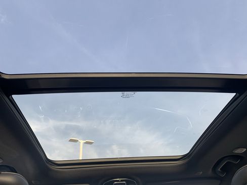 Used 2023 Jeep Grand Cherokee Overland w/ Adv Protech Group III image 27