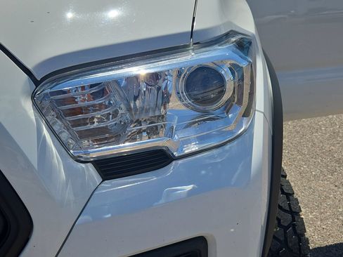 Used 2022 Toyota Tacoma SR w/ SX Package AWD/4WD image 30