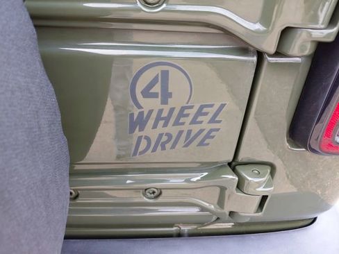 Used 2021 Jeep Wrangler Sport AWD/4WD image 30