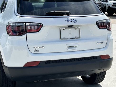 Used 2025 Jeep Compass Latitude image 6