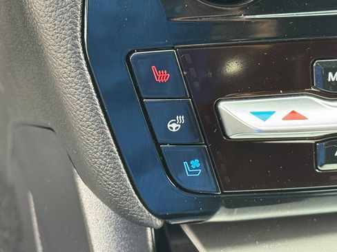 Used 2022 Ford Explorer Limited w/ Limited Technology Package image 29