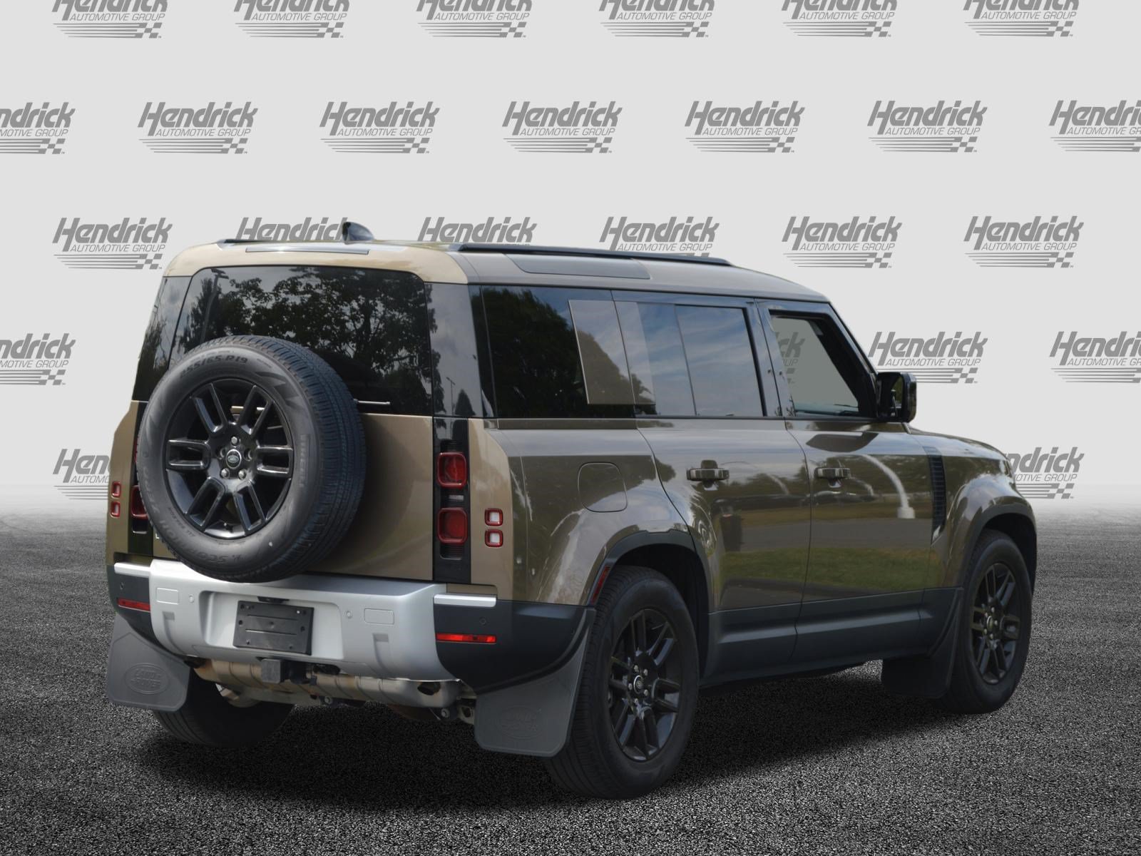 Used 2025 Land Rover Defender 110 S AWD/4WD image 11