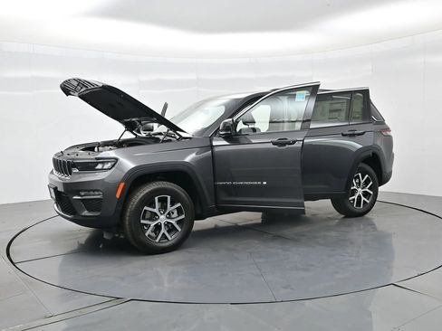 New 2025 Jeep Grand Cherokee Limited image 36