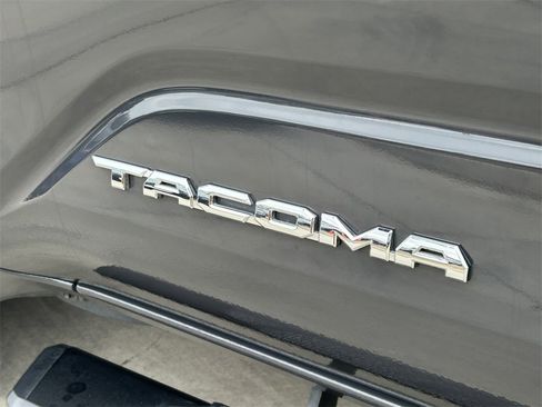 Used 2025 Toyota Tacoma SR5 image 15
