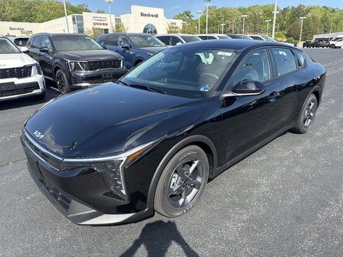 New 2026 Kia K4 LXS FWD image 3