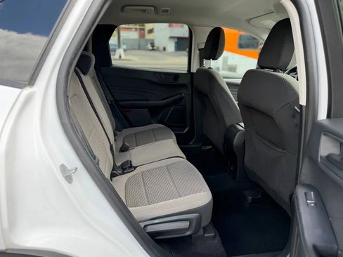 Used 2022 Ford Escape SE FWD image 32