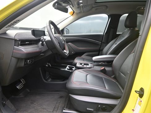 Used 2025 Ford Mustang Mach-E Premium w/ Sport Appearance Package AWD/4WD image 9