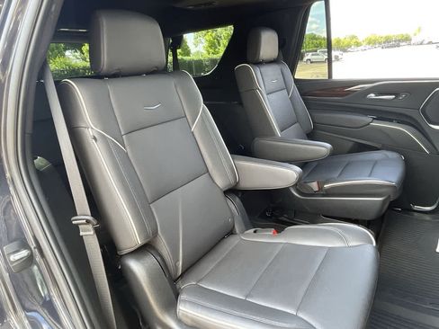 Used 2023 Cadillac Escalade Premium Luxury w/ Performance Package AWD/4WD image 15
