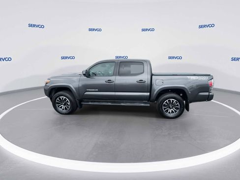 Used 2020 Toyota Tacoma TRD Sport w/ TRD Premium Sport Package AWD/4WD image 5