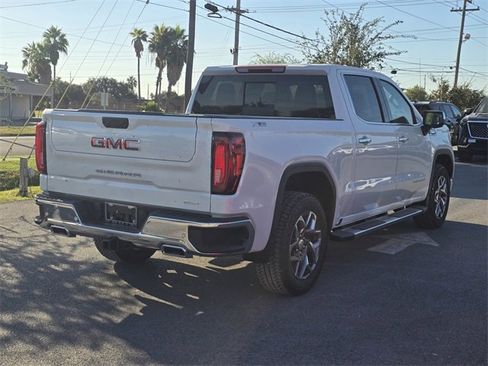 New 2026 GMC Sierra 1500 SLT image 5