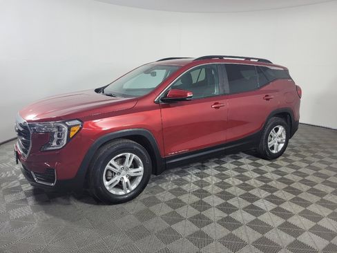 Used 2023 GMC Terrain SLE w/ Driver Convenience Package FWD image 2