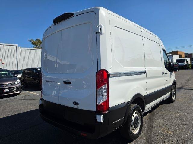 Used 2019 Ford Transit 250 130 Medium Roof RWD image 5