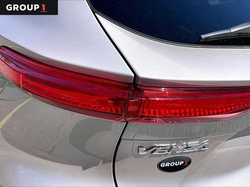 Used 2023 Toyota Venza LE AWD/4WD image 27
