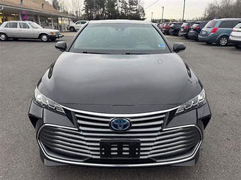 Used 2019 Toyota Avalon XLE w/ All Weather Liner Package image 17