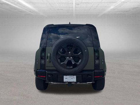New 2026 Land Rover Defender 110 X-Dynamic SE AWD/4WD image 8
