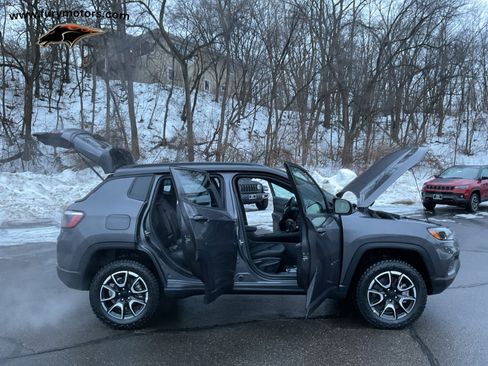 Used 2024 Jeep Compass Trailhawk w/ Trailhawk Convenience Group image 34