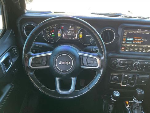 Used 2022 Jeep Wrangler Unlimited Sahara w/ Cold Weather Group AWD/4WD image 10