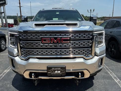 Used 2022 GMC Sierra 2500 Denali w/ Denali Ultimate Package AWD/4WD image 2