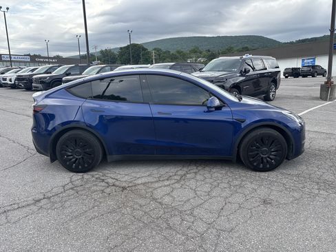 Used 2020 Tesla Model Y Long Range AWD/4WD image 2