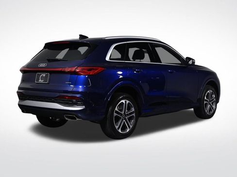 Used 2025 Audi Q5 Premium w/ Convenience Package AWD/4WD image 5