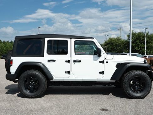 Used 2022 Jeep Wrangler Unlimited Sport AWD/4WD image 4