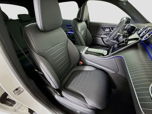 Used 2026 Mercedes-Benz GLC 300 4MATIC image 29