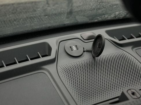 New 2025 Ford Bronco Badlands image 57