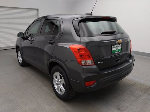 Used 2020 Chevrolet Trax LS w/ LPO, Cargo Package FWD image 5