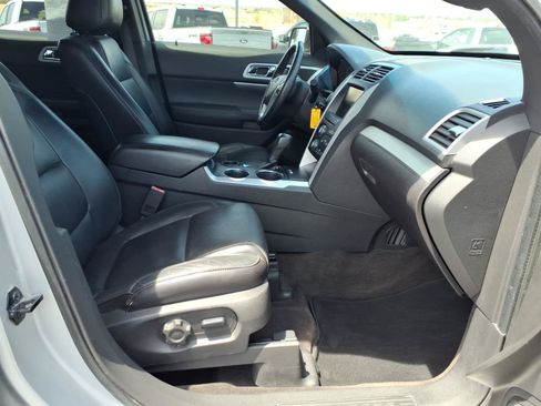Used 2013 Ford Explorer XLT FWD image 12