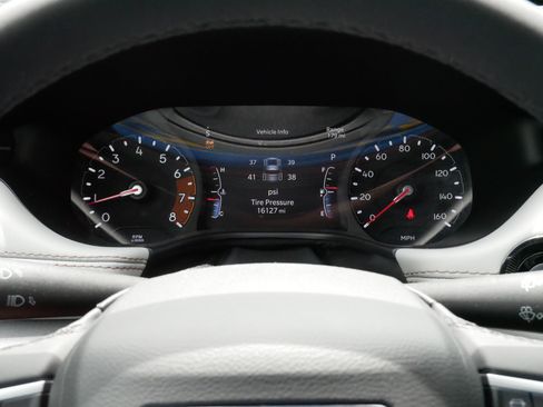 Used 2025 Jeep Compass Limited w/ Mopar Graphics Package AWD/4WD image 21