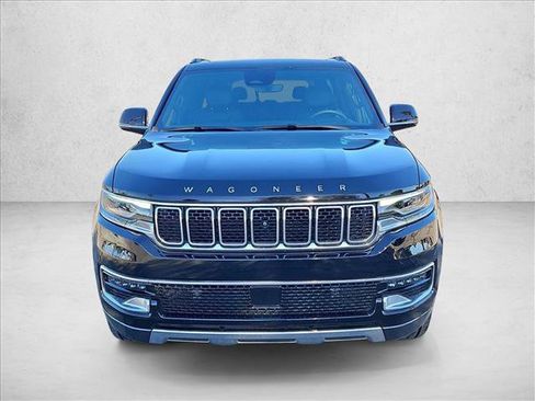 Used 2022 Jeep Wagoneer Series III w/ Premium Group I RWD image 2
