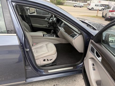 Used 2016 Hyundai Genesis 3.8 image 19