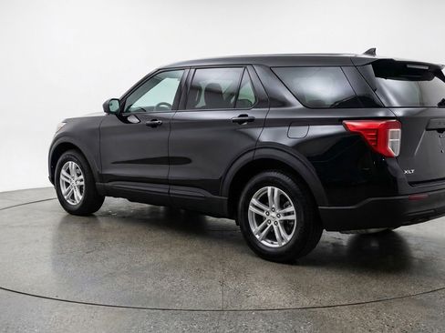 Used 2024 Ford Explorer XLT w/ Equipment Group 202A RWD image 6