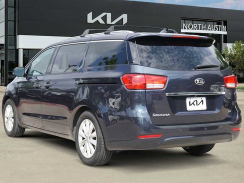 Used 2016 Kia Sedona EX FWD image 4