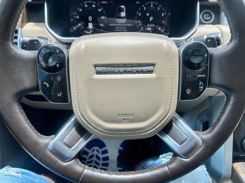 Used 2019 Land Rover Range Rover HSE image 18