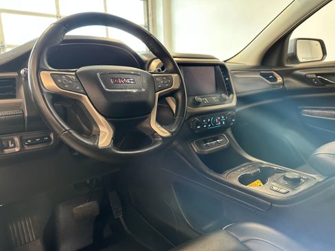 Used 2023 GMC Acadia Denali AWD/4WD image 9