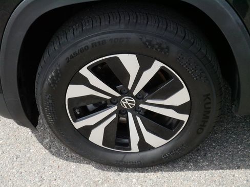 Certified 2024 Volkswagen Atlas SE image 15