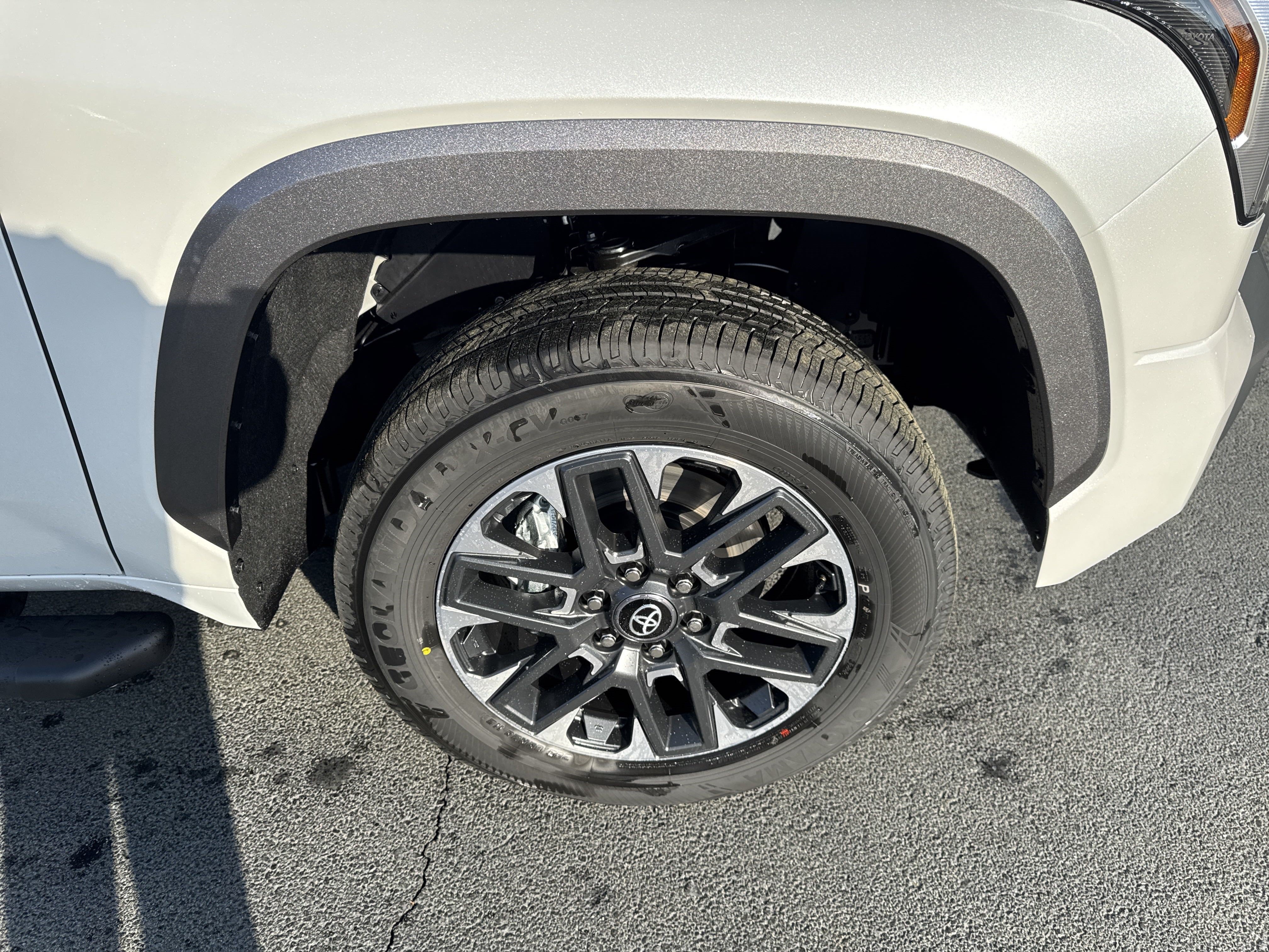 New 2025 Toyota Tundra Limited AWD/4WD image 10