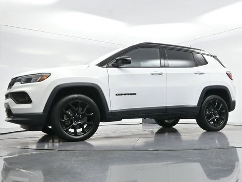 Used 2023 Jeep Compass Latitude AWD/4WD image 44