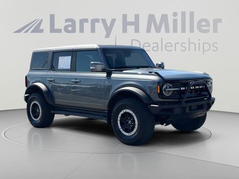 Used 2022 Ford Bronco Outer Banks w/ Sasquatch Package AWD/4WD image 8