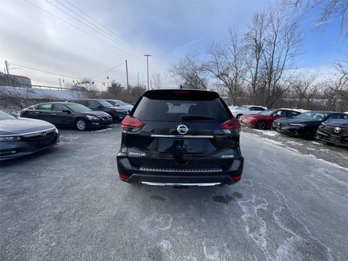 Used 2018 Nissan Rogue SV w/ Premium Package image 30