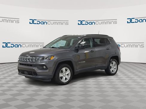 Used 2022 Jeep Compass Latitude AWD/4WD image 4