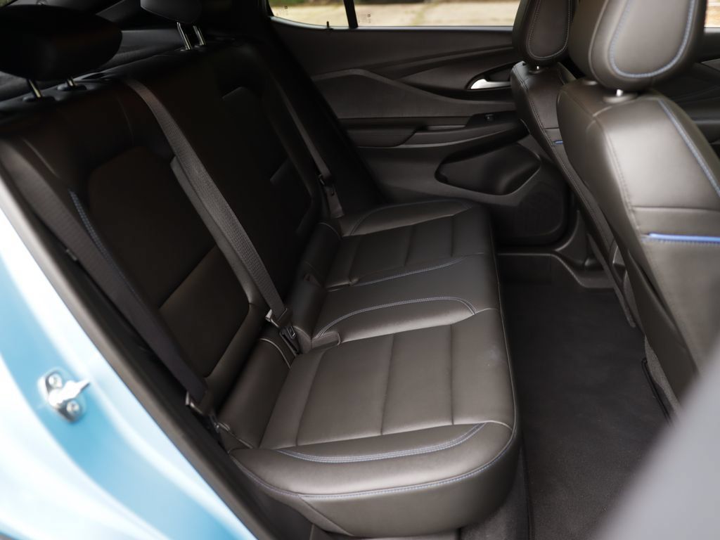 Used 2025 Buick Envista Sport Touring w/ Convenience I Package FWD image 29