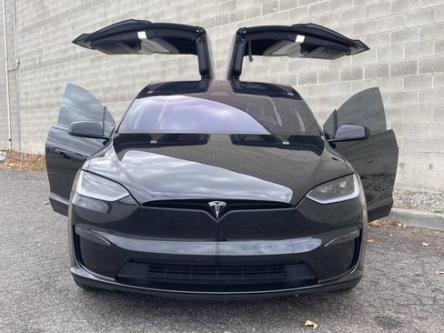 Used 2024 Tesla Model X Plaid image 4
