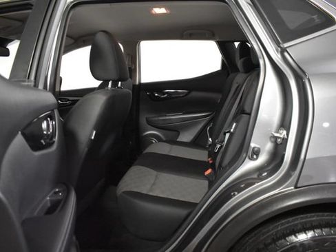 Used 2022 Nissan Rogue Sport SV AWD/4WD image 30