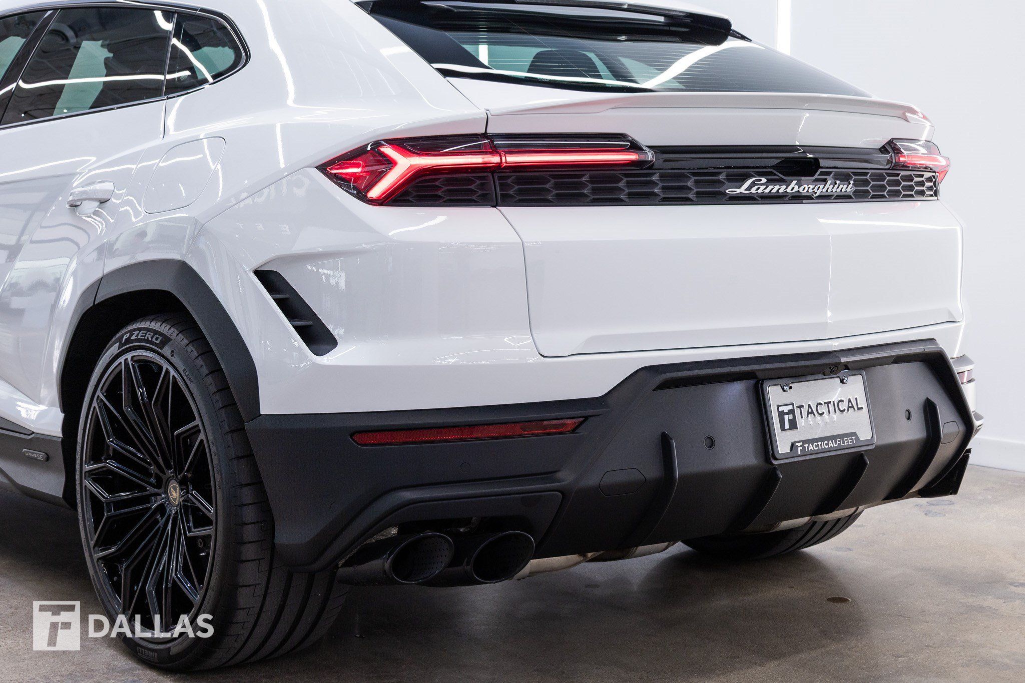 Used 2026 Lamborghini Urus SE AWD/4WD image 9