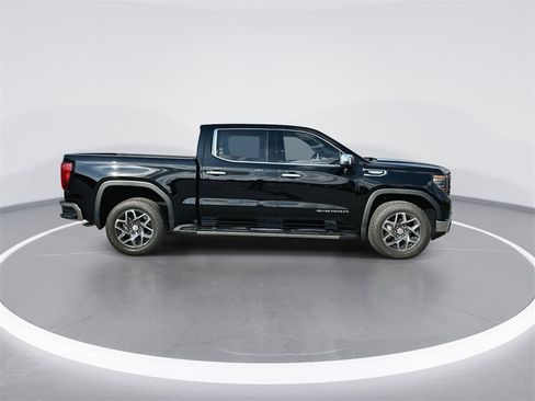 New 2026 GMC Sierra 1500 SLT image 9