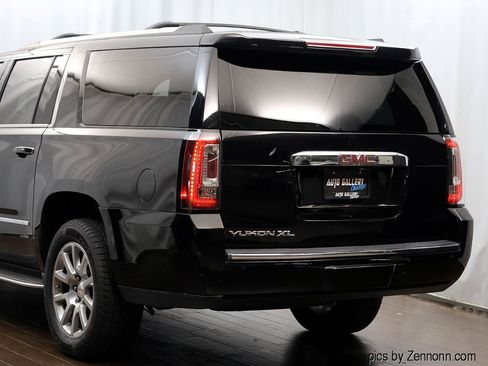 Used 2019 GMC Yukon XL Denali AWD/4WD image 7