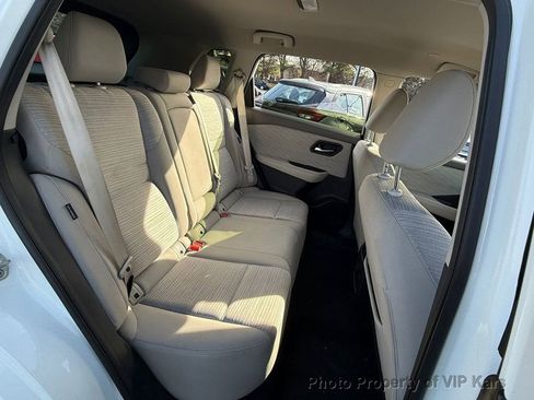 Used 2023 Nissan Rogue SV image 15