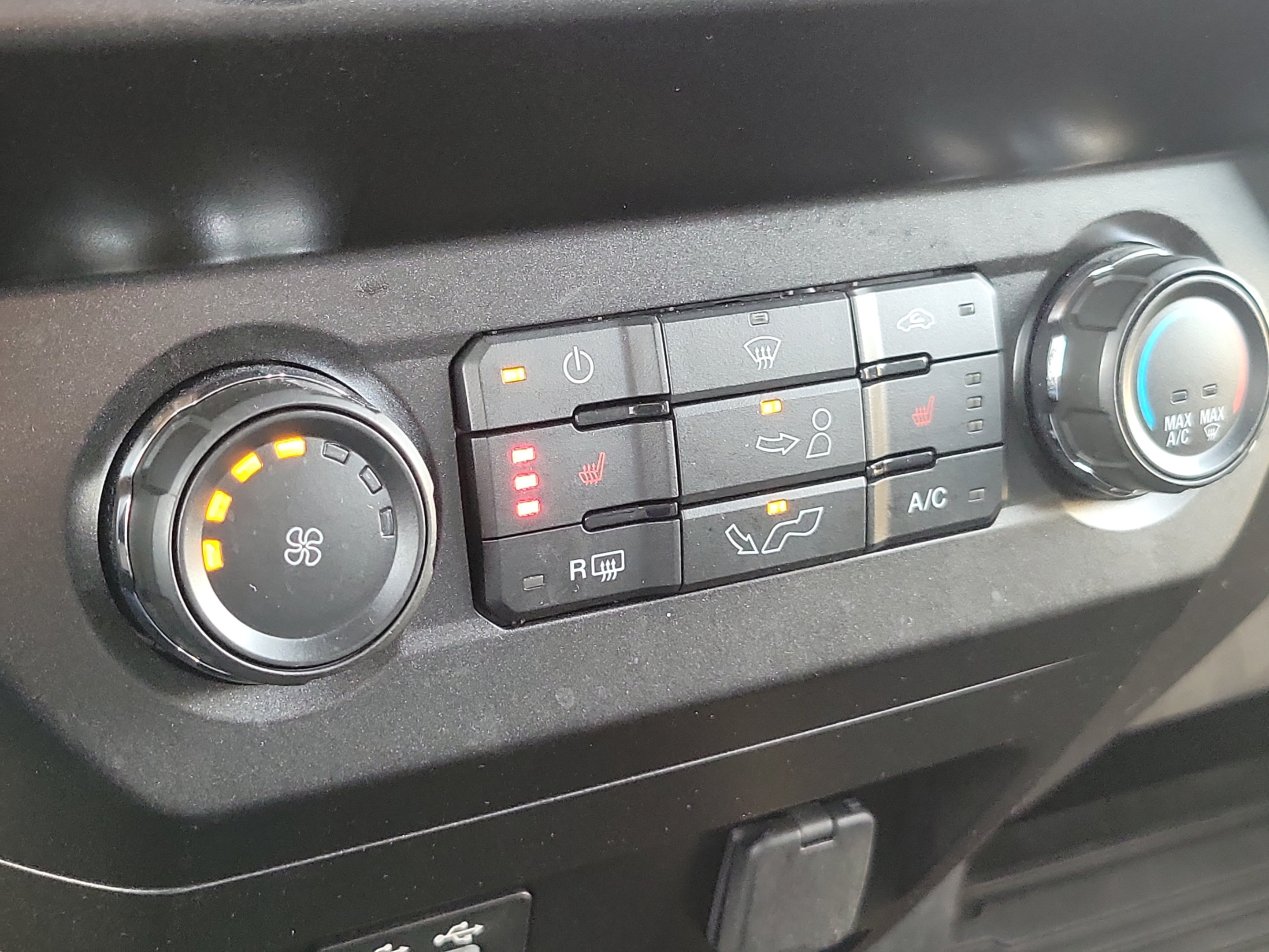 Used 2019 Ford F150 XLT w/ Equipment Group 302A Luxury RWD image 27